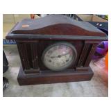 ANTIQUE MANTLE CLOCK