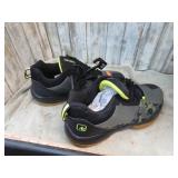 (NWT) SHOES -- 10