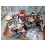 FIGURINES