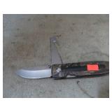 BUCK FOLDING HUNTING KNIFE