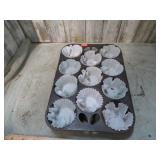 CAST IRON WAGNER / GRISWOLD WAGWOLD MUFFIN PAN