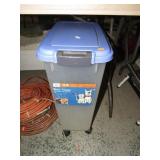 45 qt PET FOOD CONTAINER ON WHEELS