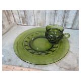 10-- COLONY SNACK PLATES & 8 CUPS