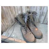 STEEL TOE COMBAT BOOTS -- 4 1/2 W