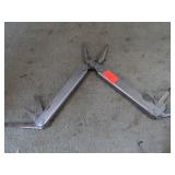 LEATHERMAN MULTI TOOL