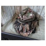 CAMO HATS & GLOVES