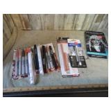 ARTIST MARKERS & PENCILS