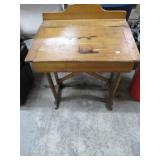 ANTIQUE OAK CHILD'S DESK