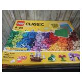 LEGO CLASSIC BUILDING BLOCK SET