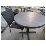 ROUND DINING TABLE