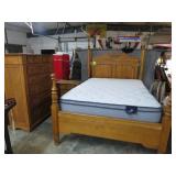 LEXINGTON OAK & CEDAR CHEST, NIGHT STAND & QN BED