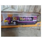 1:64 DIECAST 1958 CHEVY HAULER & 1957 BEL AIR