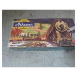 MODEL TRAIN JULY 4th BOX CAR