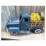 METAL TRUCK FLOWER PLANTER