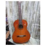 YAMAHA C40 ACCOUSTIC GUITAR