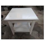 WHITE LAMP / END TABLE