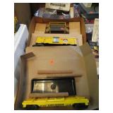 LIONEL MODEL TRAIN CARS