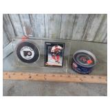 FLYERS PUCK & LINDRO