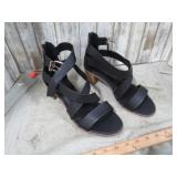 (NWT) FASHION SHOES -- 10 W
