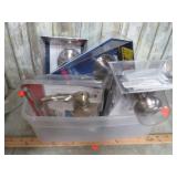 DOOR HANDLES & LOCK SET