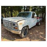 1986 Ford F-250 Single Cab Truck - Gas - Bed has been replaced - Would make for a great farm truck.