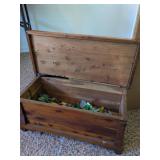 25 x 11 Small Cedar Chest/Toy Chest Broken Hinge
