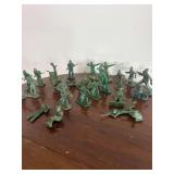 Vintage Tim-Mee Toy Soldiers 1 1/4” Tall