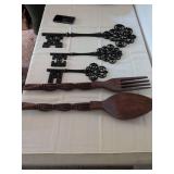 Large Wooden Fork &Spoon 3 Metal Wall Keys