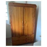 Armoire 42”x21”x67”