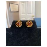 0.75in Vintage 1967 Sarah Coventry Marigold Floral Clip-on Earrings
