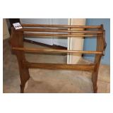 Wood Quilt Stand  32.5"x33.5"x15"