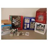 4 Christmas Village Buildings, bridge  (houses no additional small characters