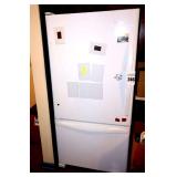 Whirlpool Refrigerator with bottom freezer and Ice maker 68,5"x32"x33"