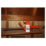 Black & Decker Hedge Clipper - Electric