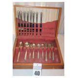Vintage King Edward "Moss Rose" Silverplate Flatware in wood Box (box needs new hinges)