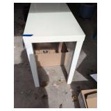 Table 43.5 x 17 3/4 x 27 3/4