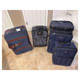 Lot of 4 Travel Suitcases - American Tourister