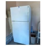General Electric White Refrigerator Freezer Model TBX18JISERWH