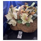 Large Butt Basket with Magnolias