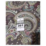 Queen Quilt, Dust Ruffle, and Pillows