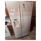 Kenmore Side by Side Refirgerator / Freezer