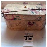 Vintage / Antique Sewing Box
