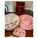 2 Small Pet Beds and Towel