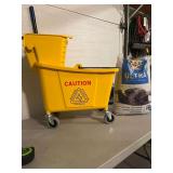 Heavy Duty Mop Bucket and 40lb Bag of Kitty Litter