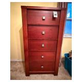 Vaughn Bassett 5-drawer Chest