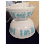 Vintage Pyrex Amish Butterprint Mixing Bowl Set - 5 Bowls