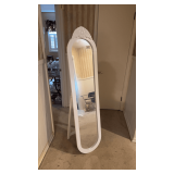 Wardrobe easel back mirror