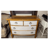 Antique chest of drawers.