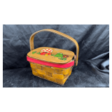 Vintage woven lunchbox
