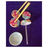 4 Pioneer Woman Sunny Days Mason Jar Lids with some Straws